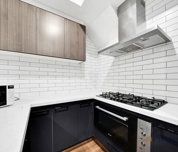 For Lease | 3 Bedrooms | 3 Bathrooms | 2 Ensuites | Double Garage |... - Photo 5