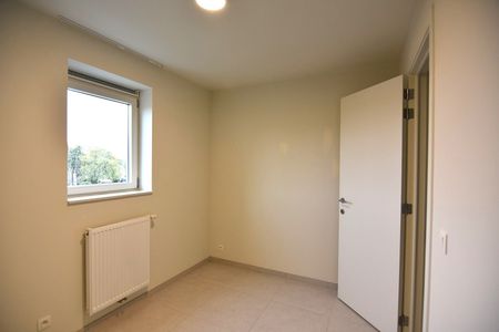 Lichtrijk 2-slpk appartement met privé parking nabij Rumbeke - Photo 5