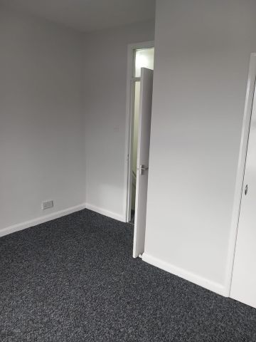 2 Bed Terraced House, Old Barn Road, CH44 - Photo 5