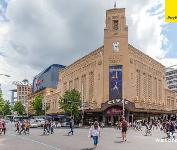 City Centre Urban Living - Stylish 2-Bedroom Apartment - Photo 4