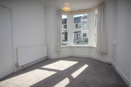 2 Bedroom House - Terraced - Photo 5