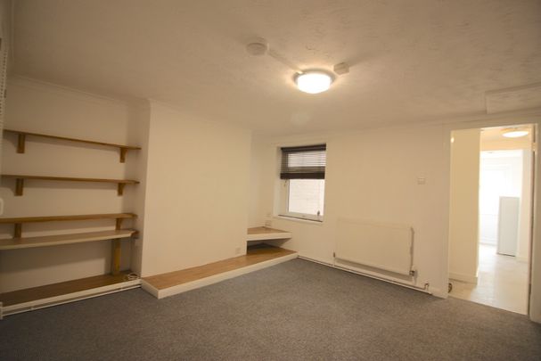 1 bed flat to rent in Regents Park, Heavitree - Photo 1