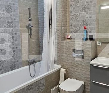 Apartament 3 camere, 72 mp, ultra lux, parcare subterana, zona centrala Floresti - Photo 6