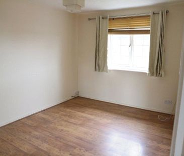 3 bedroom detached house to rent - Photo 2