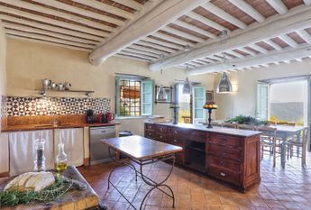 Villa Gladiolo - beautiful countryside estate among olive groves