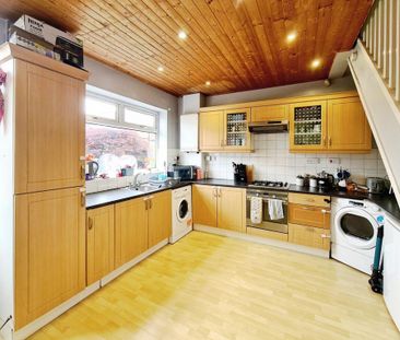 2 bedroom terraced house to rent - Photo 2