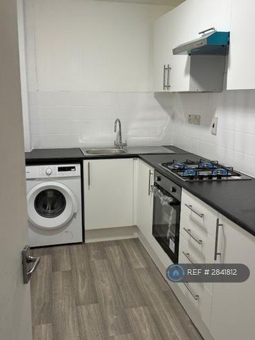 1 bedroom flat to rent - Photo 3