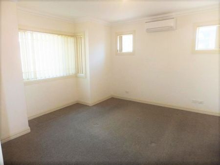 Prime Location! - Photo 4