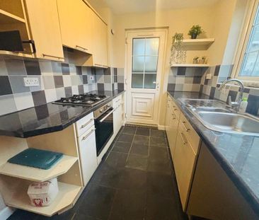 2 bedroom maisonette to rent - Photo 3