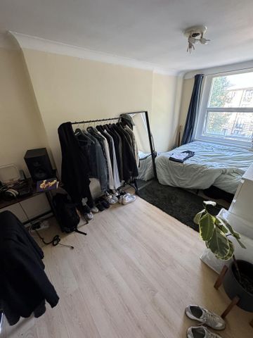 4 bedroom flat to rent - Photo 2