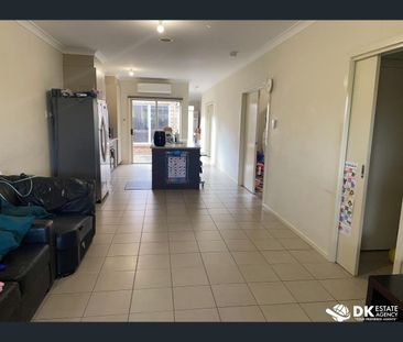 2/13 Vanderbilt Avenue, Truganina, Vic 3029 - Photo 4
