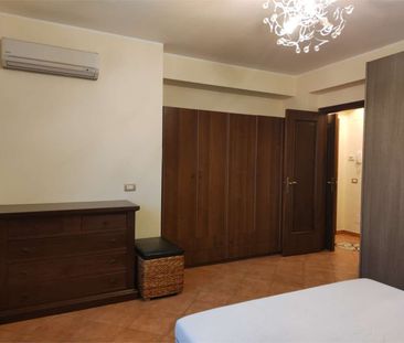 Aci trezza 3 vani arredato con garage - Photo 6