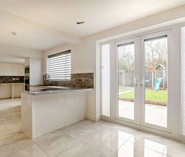 High specification modern home with impressive technology and West ... - Photo 4