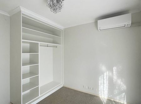 Spacious Home in a Quiet Court Location - Photo 5