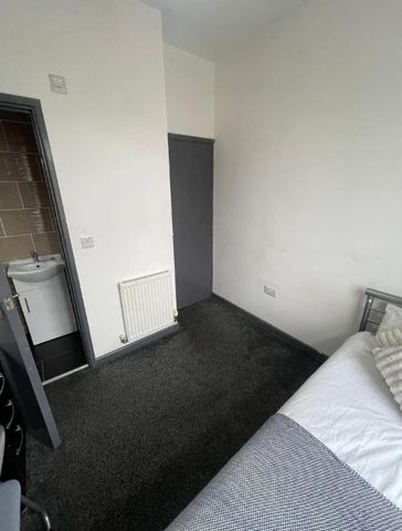Room in a Shared House, Harefield Road, CV2 - Photo 3