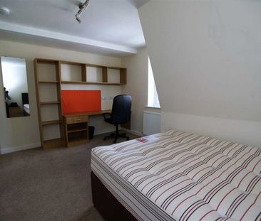 8 Bed - The Clubhouse Loft Apartment, 22-24 Mutley Plain, Plymouth - Photo 3