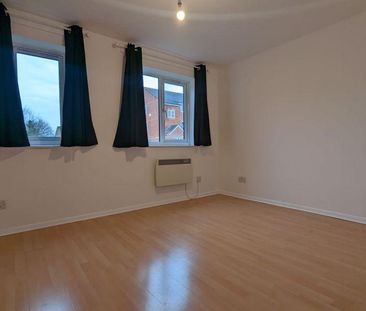 1 bedroom ground floor flat to rent - Photo 3