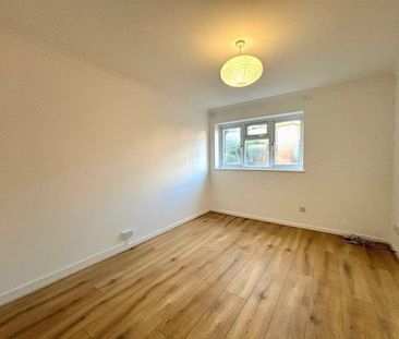 Parsonage Gardens, Enfield EN2 6JP, Property for rent - Photo 2