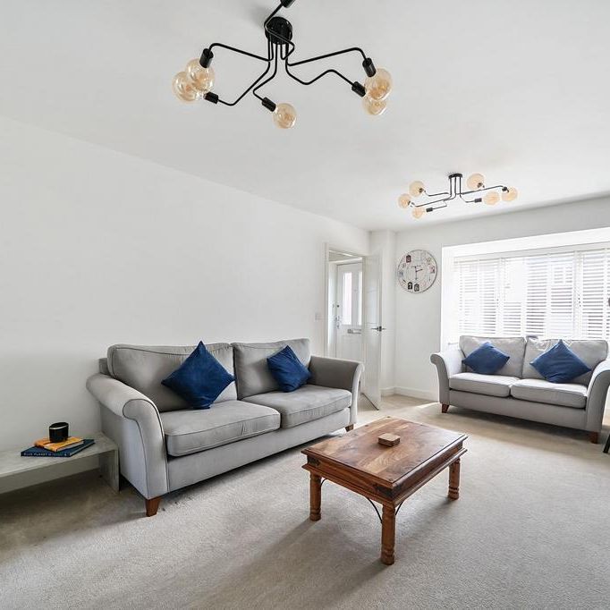 4 bedroom detached house to rent - Photo 1