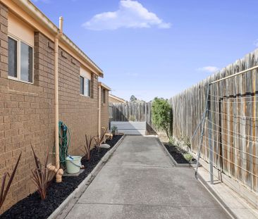 4/1 Reserve Road, Melton. - Photo 2