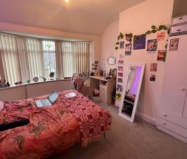 3 bedroom private hall to rent - Photo 3