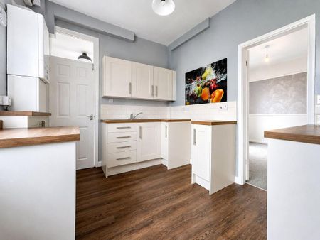 2 bedroom end of terrace house to rent - Photo 4