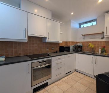 3 bedroom apartment to rent - Photo 2