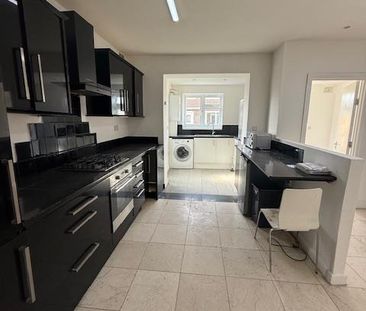 4 bedroom house to rent - Photo 2