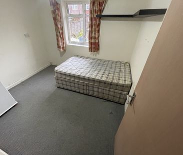 Room in a Shared House, Brintons Road, SO14 - Photo 1