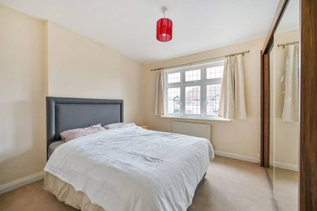 3 bedroom semi-detached house to rent - Photo 3