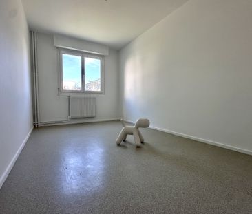 Location Appartement 3 pièces 82m² BEAUMONT 63110 - Photo 2