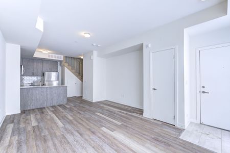 For Lease - 3429 Ridgeway Drive Unit# 4, Mississauga, Ontario - Photo 5