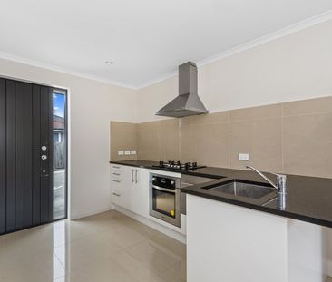 This three bedroom, two bathroom property is situated in the well-e... - Photo 5