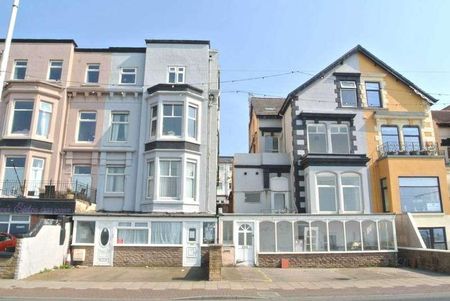 The Promenade, Blackpool, FY1 - Photo 3