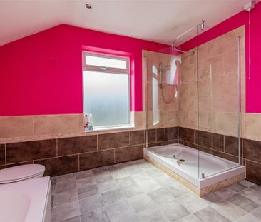2 bed House - Mid Terrace To Let - Photo 3