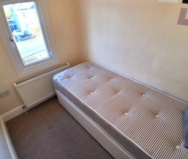 The Westering, Cambridge £1,750 pcm ⓘ The monthly or weekly payment... - Photo 5