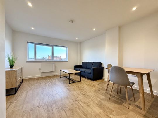 Lincoln House, Bolton - Photo 1