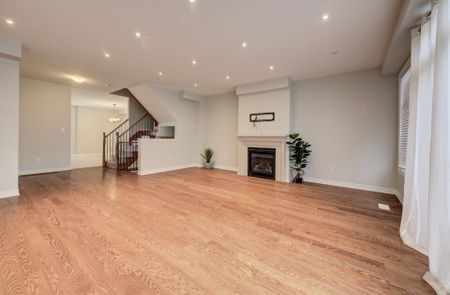For Lease - 2285 Khalsa Gate, Oakville, Ontario - Photo 4