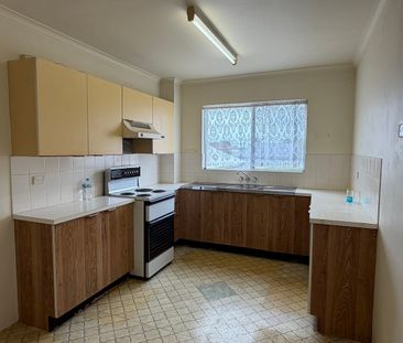 Spacious & Solid – Prime Merewether Location - Photo 5