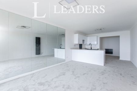 2 bedroom apartment to rent Craghead, 77 Manor Road, Bournemouth, BH1 - Photo 2