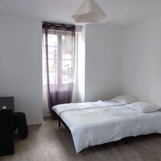 REDON centre-ville - REF G408 - appartement de type 2 meublé d'une surface de 51 m² situé en re... - Photo 1