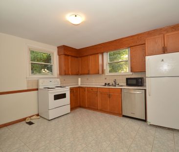 For Lease - 490 Springbrook Avenue, Hamilton, Ontario - Photo 4