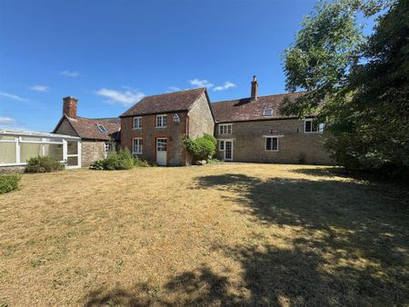 5 bedroom detached house to rent - Photo 3