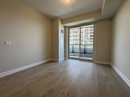 For Lease - 3220 William Coltson Avenue Unit# 913, Oakville, Ontario - Photo 4