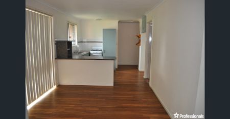 3 x 1 Solid brick home - Photo 4