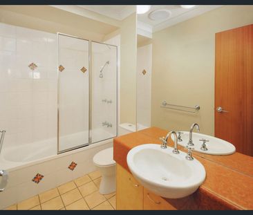 4 Rennie Street, Indooroopilly, Qld 4068 - Photo 4