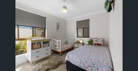 Low Maintenance Waterfront Villa in the Heart of Burleigh - Photo 2