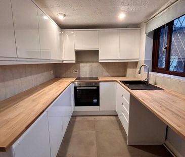 3 bedroom terraced house to rent - Photo 5