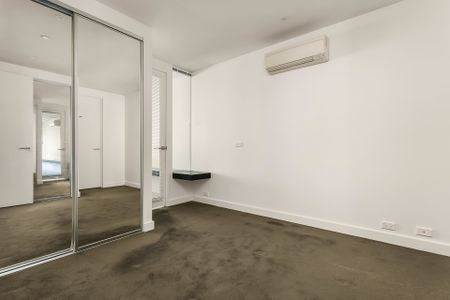 Luxury Living in a Prized Parkside Position - Photo 3