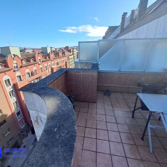 Alquiler de ático en Calle Muñoz Degraín - Photo 1